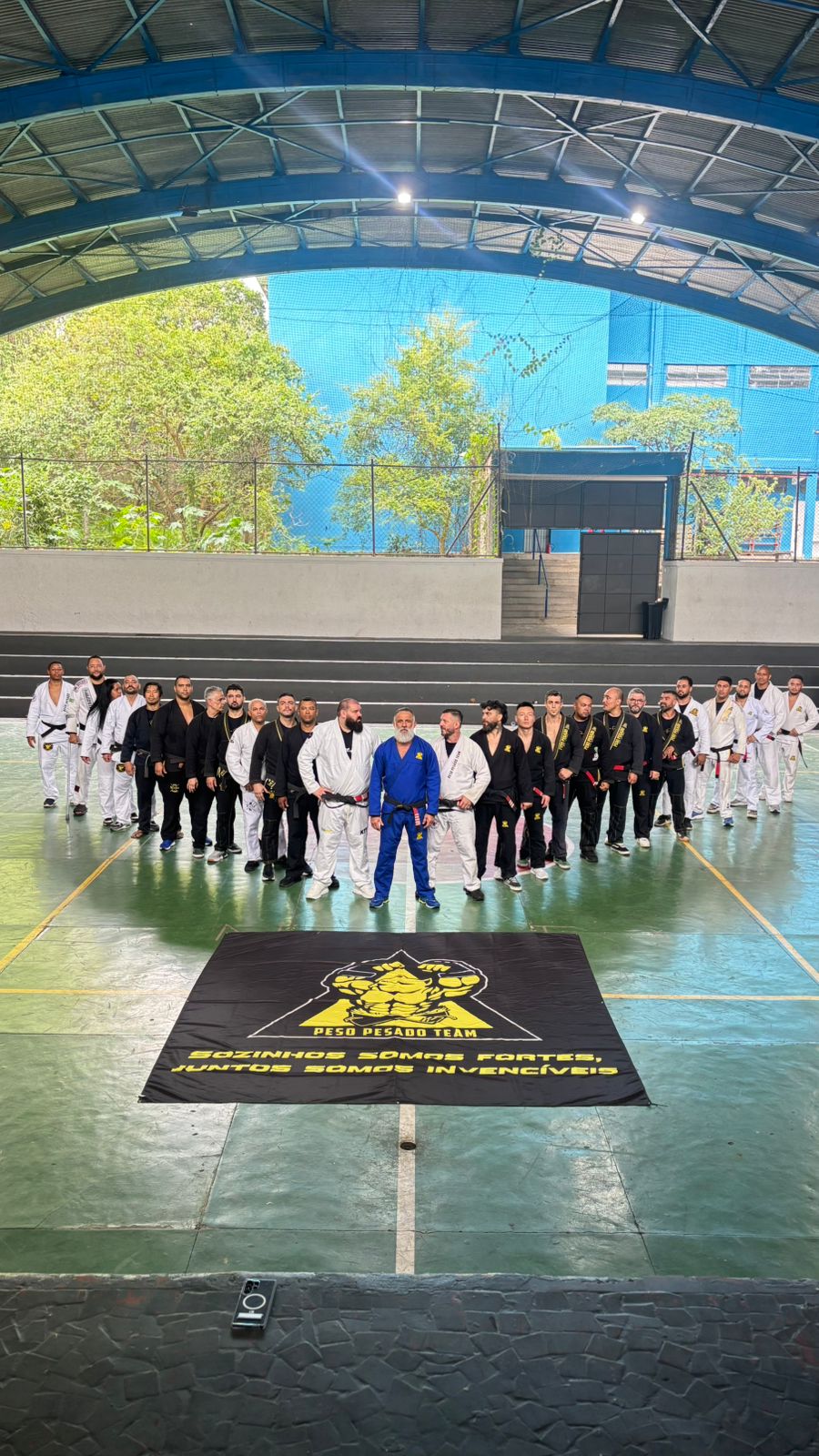 Equipe Peso Pesado Team reunida no tatame